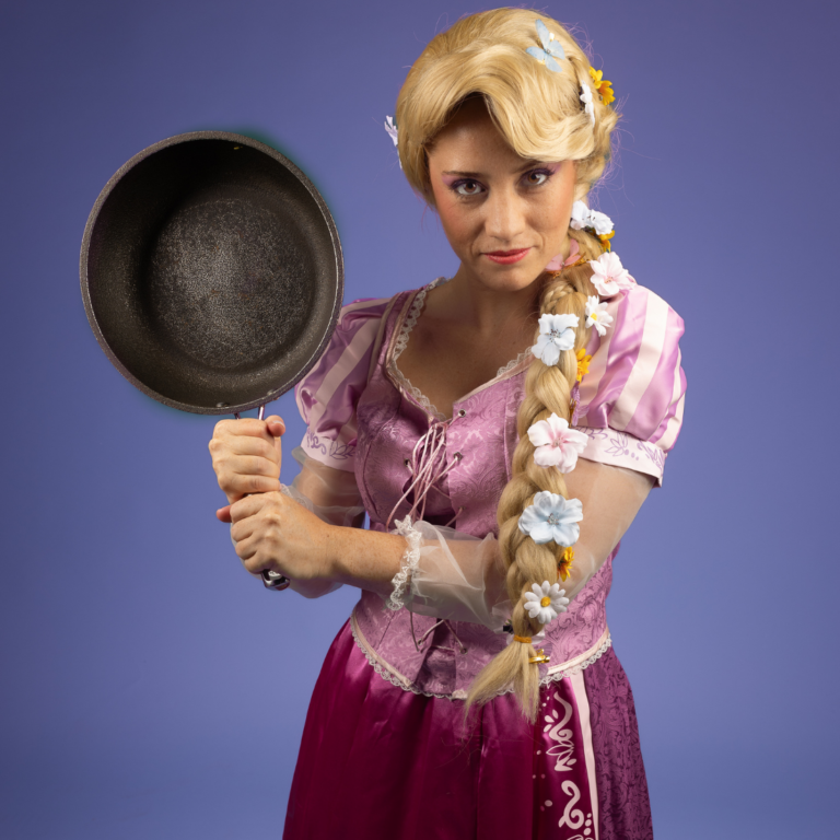 Princesse Raiponce avec sa poele sur Marseille