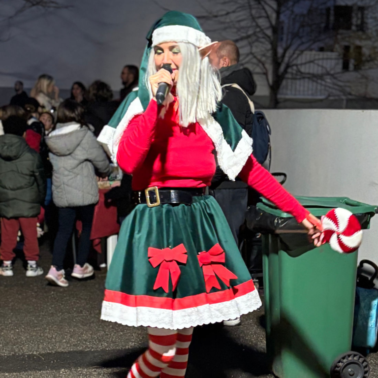 lutin chante chants de noel